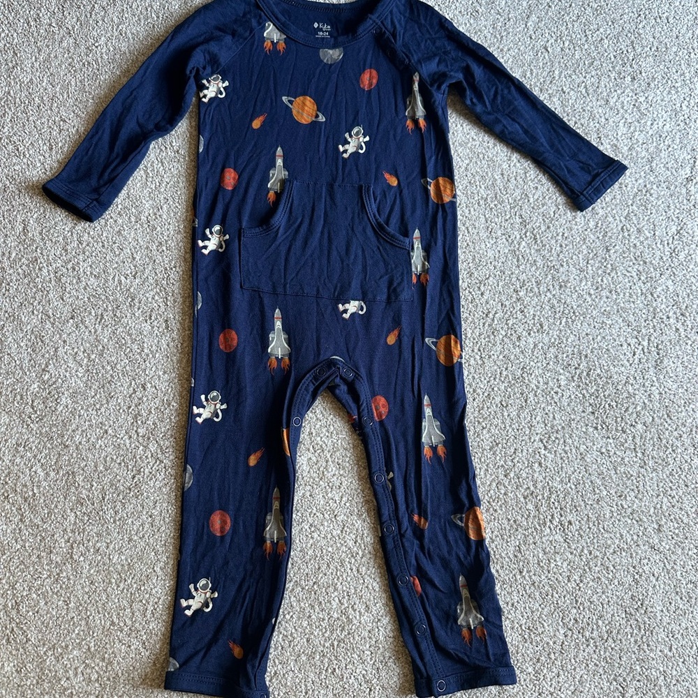 Kyte Baby Longall Romper in Space, size 18-24M - EUC